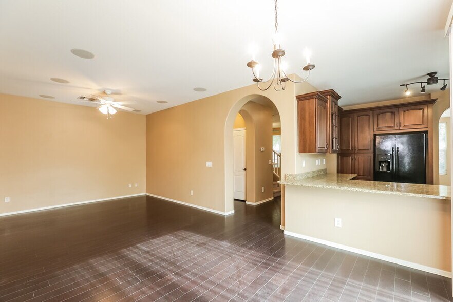 Building Photo - 3617 S Winter Ln