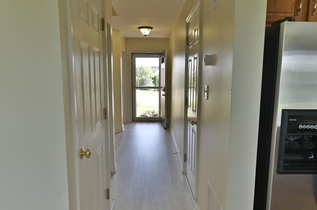 Building Photo - Beautiful 3 Bedroom Townhouse in Central D...