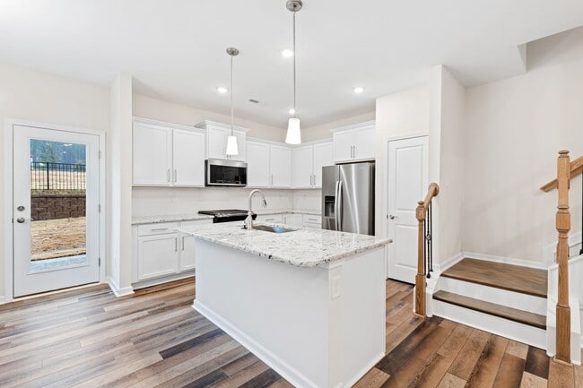 Building Photo - Well Appointed 3-Bedroom Townhome in Durham!