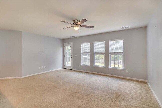 Building Photo - 47 Glenwood Ct