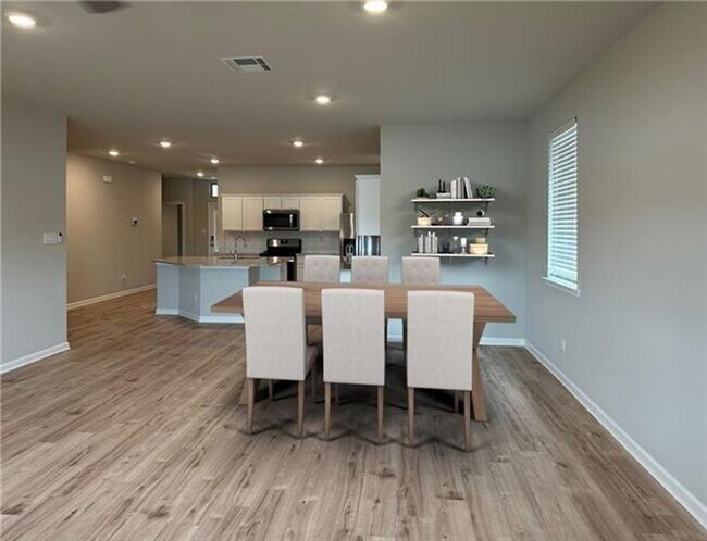 Building Photo - Lakeshores Villages Beauty