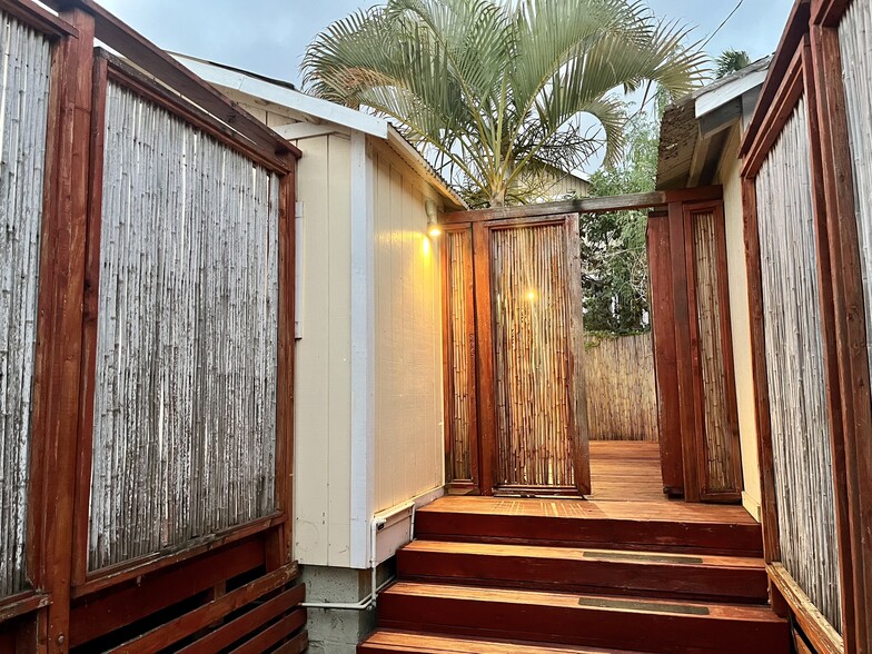 Building Photo - 341B Lani Place