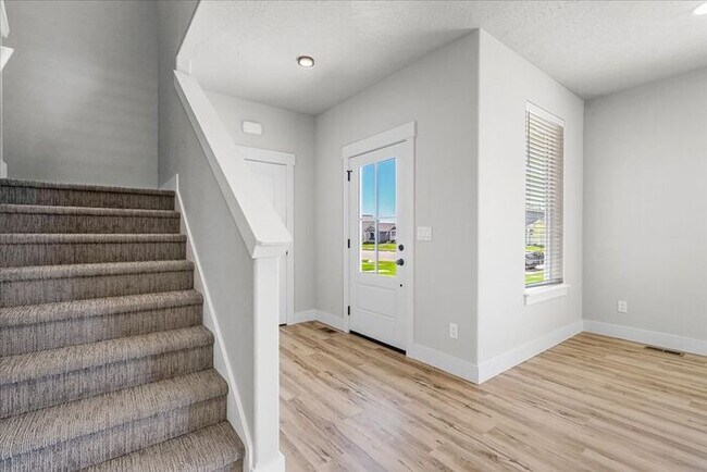 Building Photo - Perfectly designed 5-bedroom, 3-bath single family home