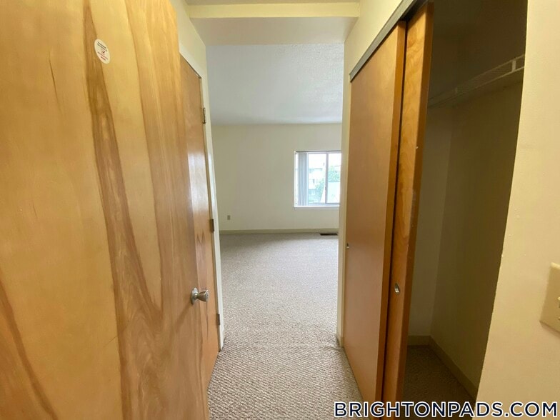 Building Photo - 140 N Beacon St