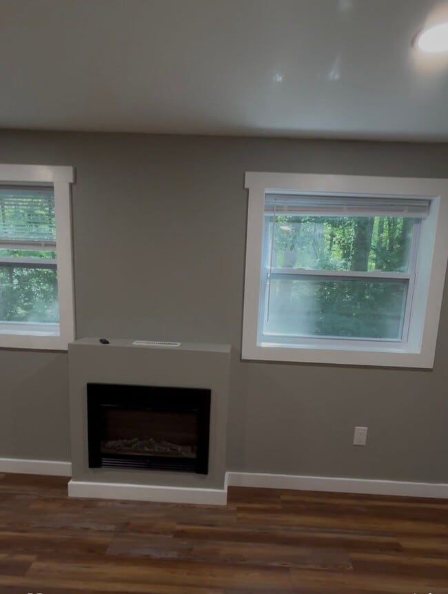 Building Photo - Charming 2BR House in Louisa