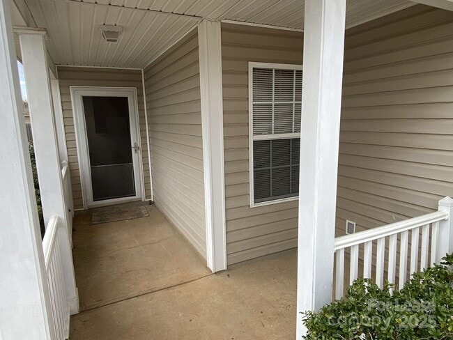 Building Photo - 9617 Rau Ct