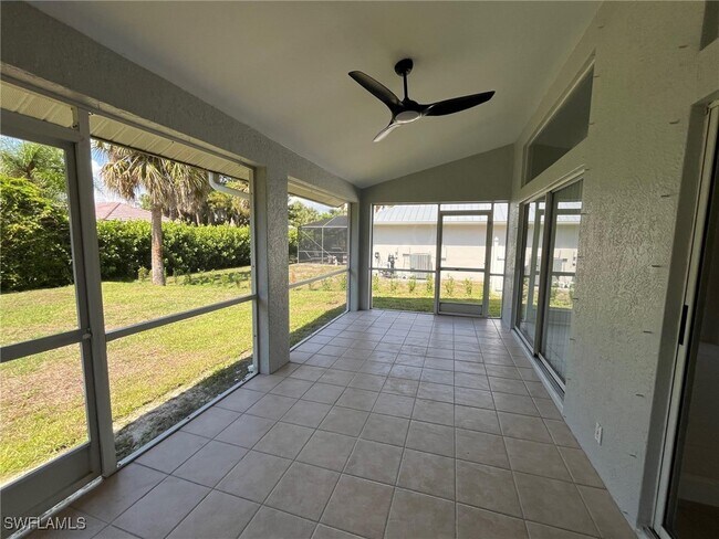 Building Photo - 2285 River Reach Dr