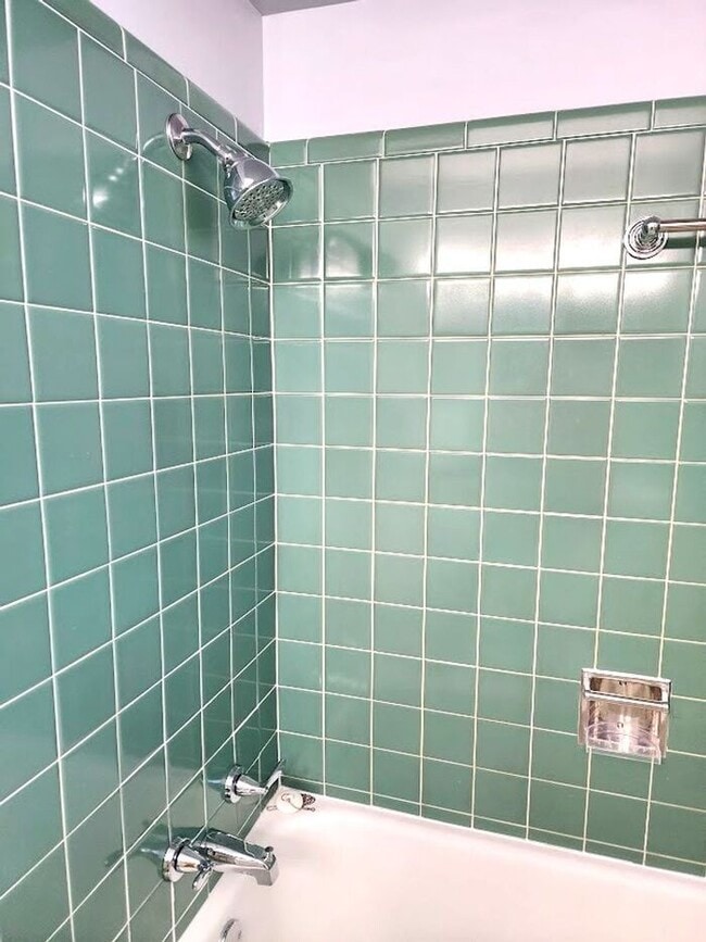 Building Photo - 2 Bed 1.5 Bath 1 Car Garage in the GRADY MUSGRAVE LAKESIDE Addition