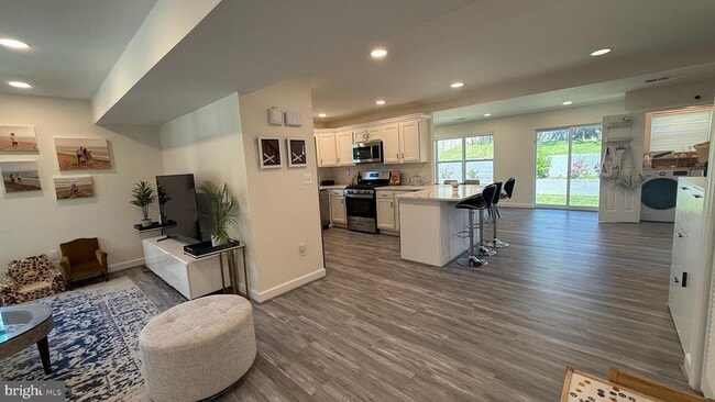 Building Photo - 1212 Parrish Dr