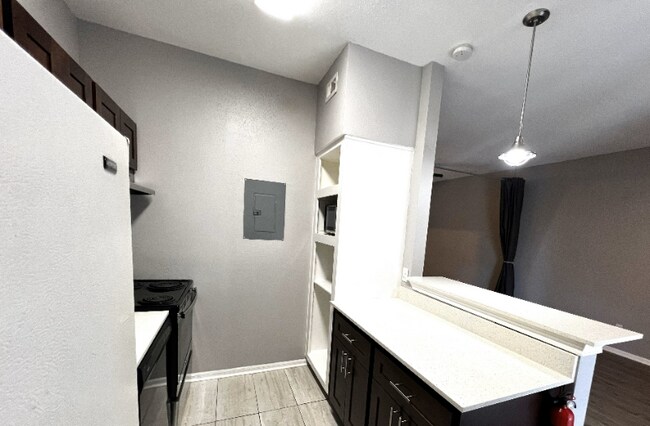 Building Photo - 8800 Westplace Dr