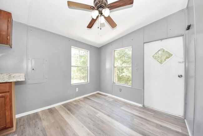 Building Photo - 14009 Rustic Ln