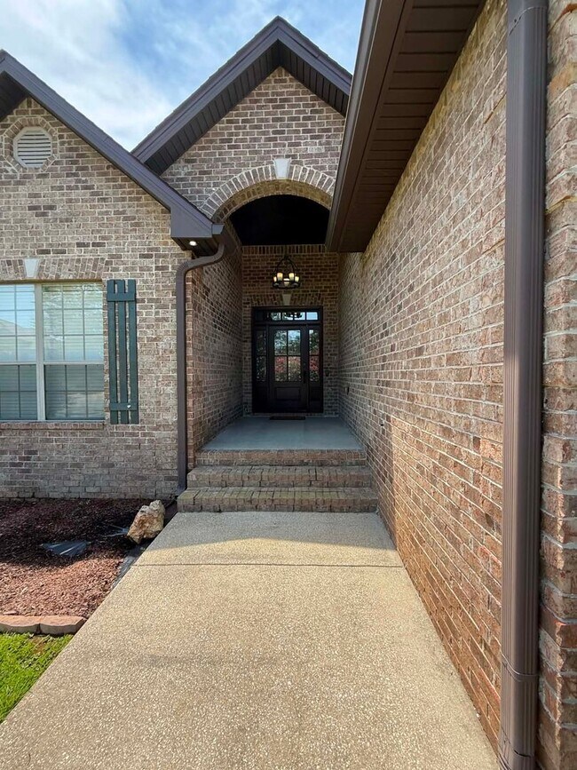 Building Photo - 12001 Squirrel Dr