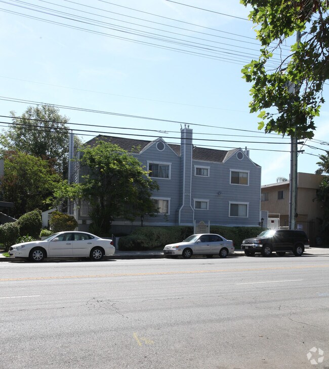 Building Photo - 4750 Kester Ave
