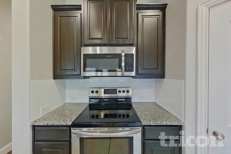 Building Photo - 536 Longhorn Ln