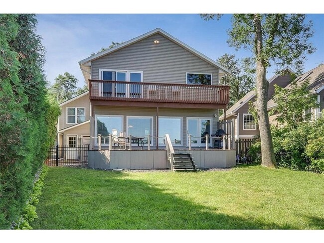 Building Photo - 16926 Grays Bay Blvd