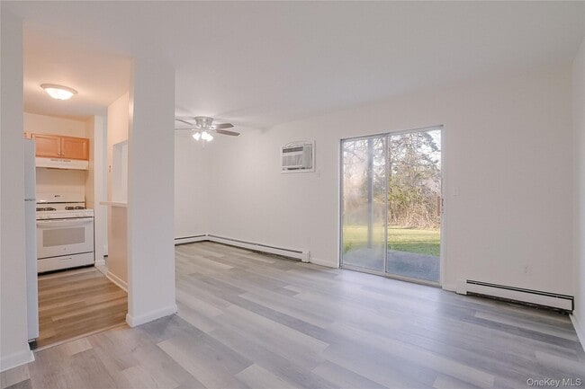 Building Photo - 3 Locust Ct