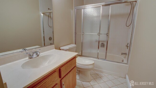 Building Photo - 18 Thomas Paine Dr