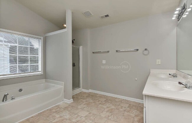 Building Photo - Beautiful 4-Bedroom Two Story Home with Fe...