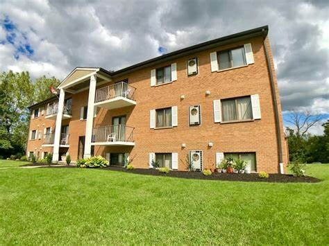 Building Photo - 480 Pedretti Ave