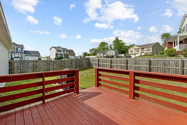 Building Photo - 212 Emerson Dr