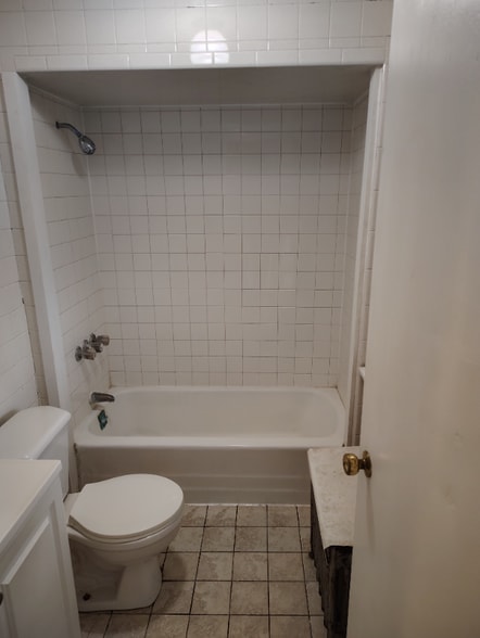 Building Photo - 67 St Charles St