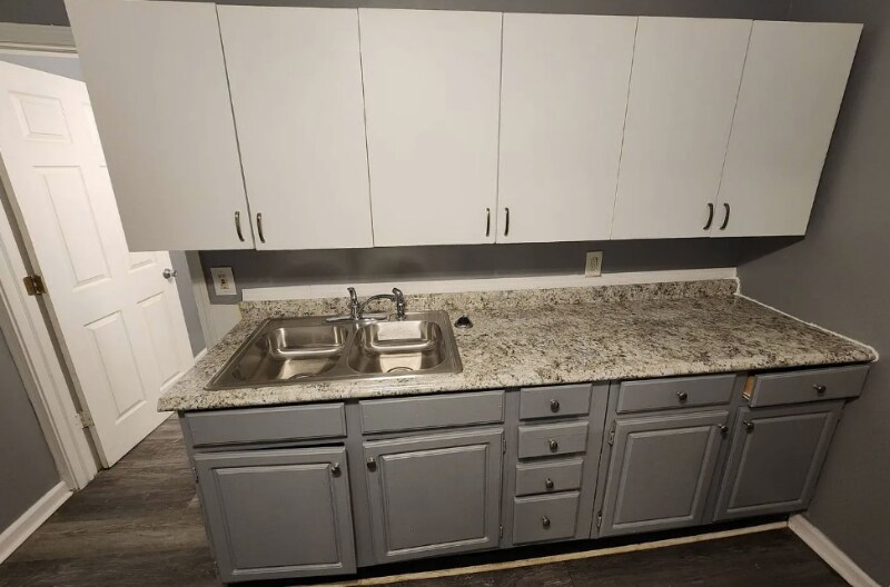 Building Photo - 15786 Mandalay Ave