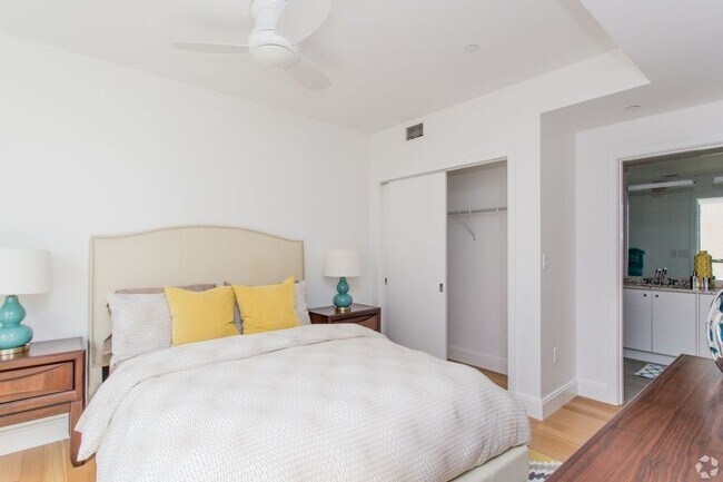 Building Photo - 1460 Tremont St