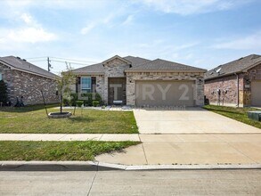 Building Photo - Great 3/2/2 in Eagle Mountain / Saginaw IS...