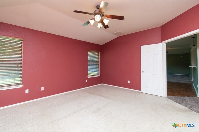 Building Photo - 219 Scarlet Ln