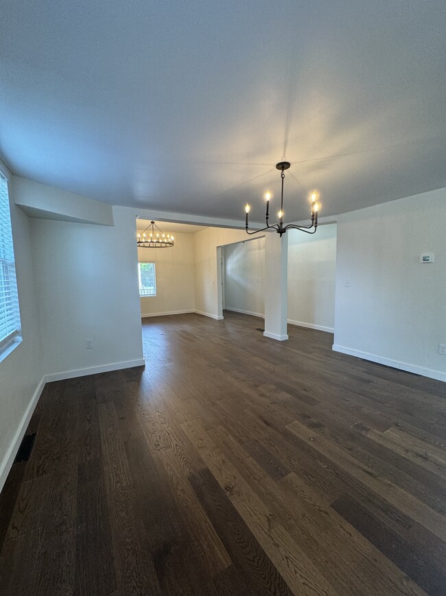 Building Photo - 510 Winfield St