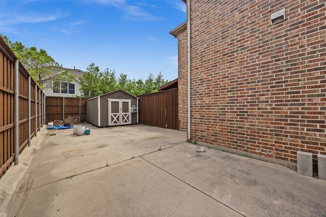 Building Photo - 400 Dakota Dr