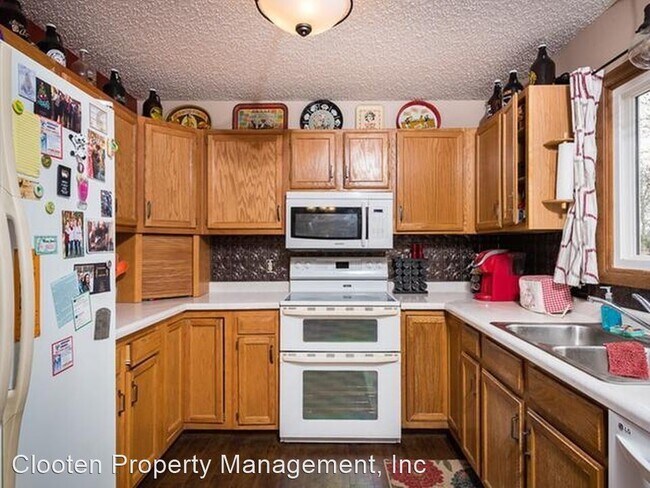 Building Photo - 3 br, 1.5 bath House - 3740 Renee Drive