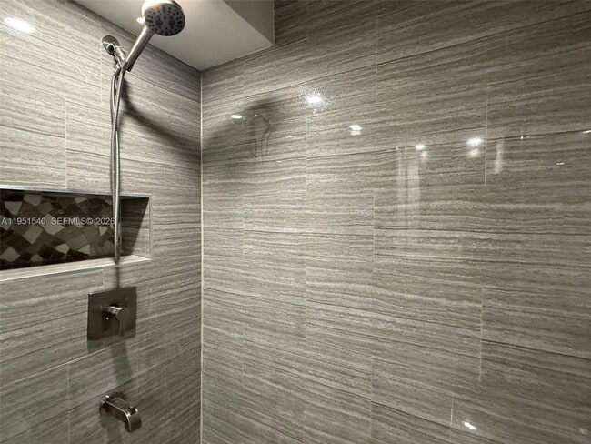 Building Photo - 6770 Indian Creek Dr