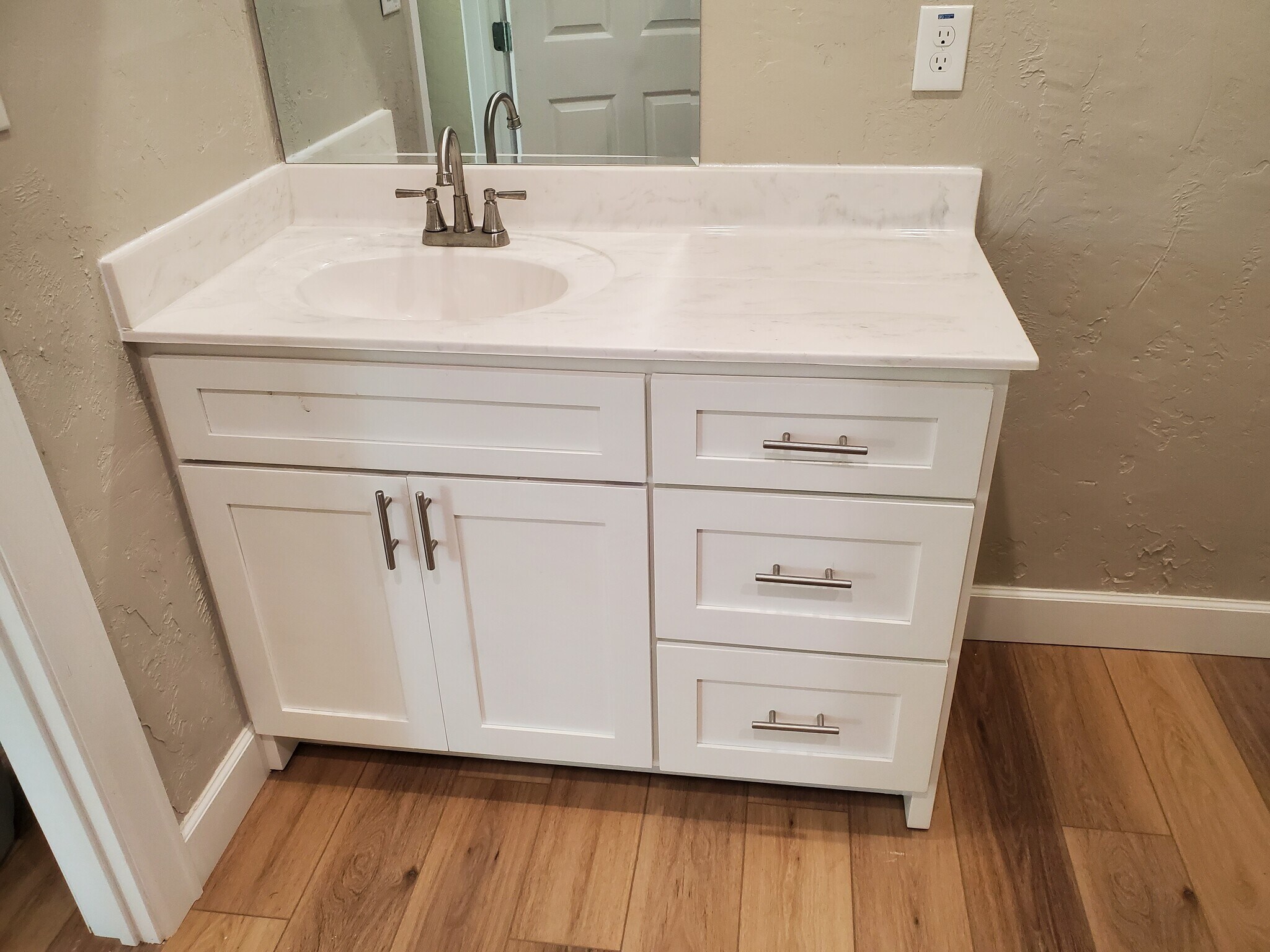 Building Photo - 6823 Guyler St