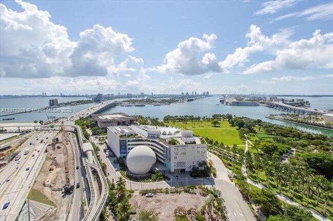 Building Photo - 1100 Biscayne Blvd