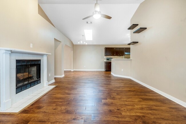 Building Photo - 2060 Cambridge Cir