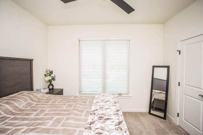 Building Photo - 12009 Upton Ave