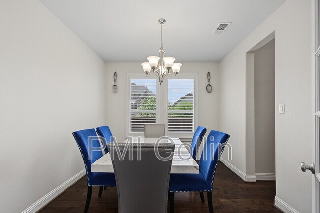 Building Photo - 8701 Fairway Ln