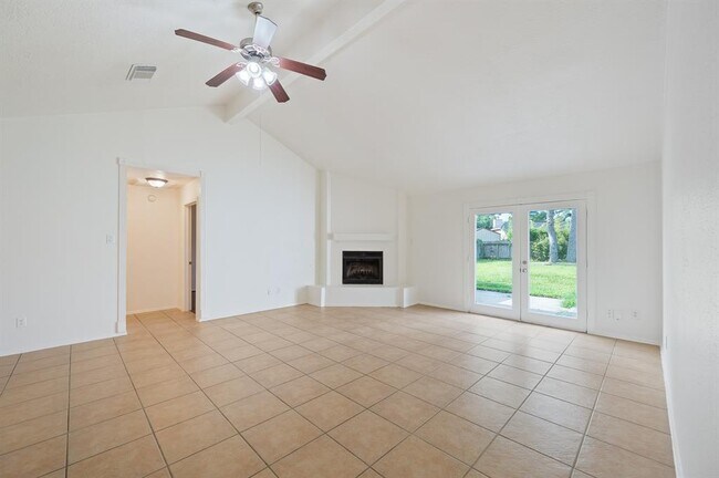 Building Photo - 20027 Crazy Horse Cir