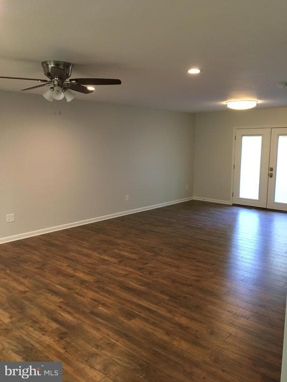 Building Photo - 43 Lake Dr