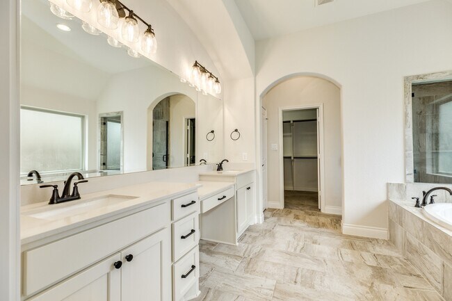 Building Photo - 10318 Granite Ct