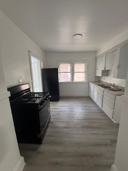 Building Photo - 12202 Benham Ave