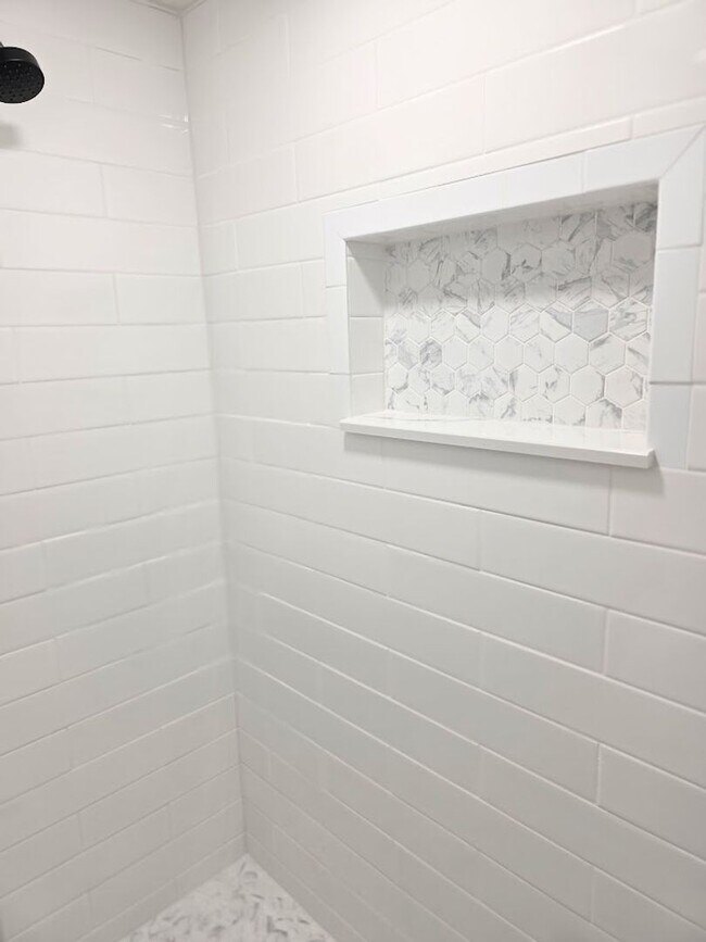 Building Photo - 2 bedroom, 2 bath condo in "The Islands"