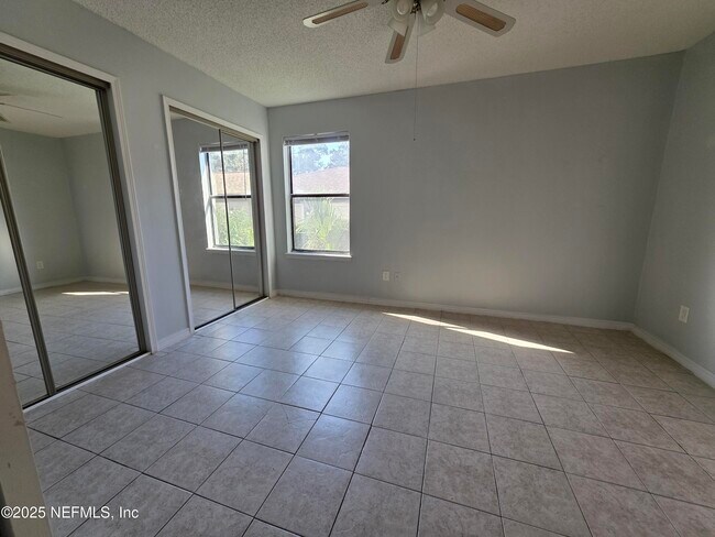 Building Photo - 1301 W Defender Ct