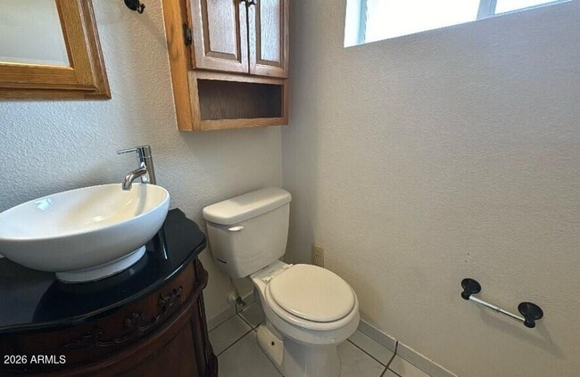 Building Photo - 35 E James Dr