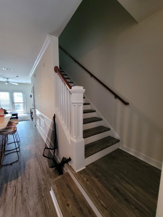 Building Photo - 926 Price Ln