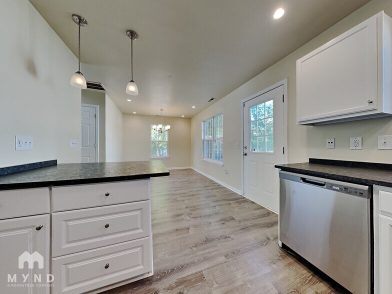 Building Photo - 5146 Brooktree Dr