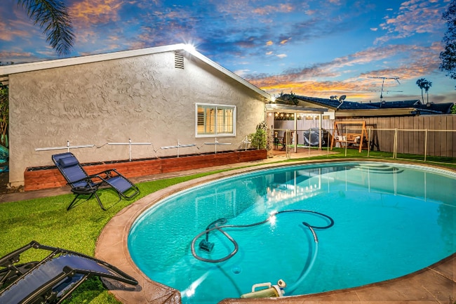 Building Photo - 8666 Capricorn Way