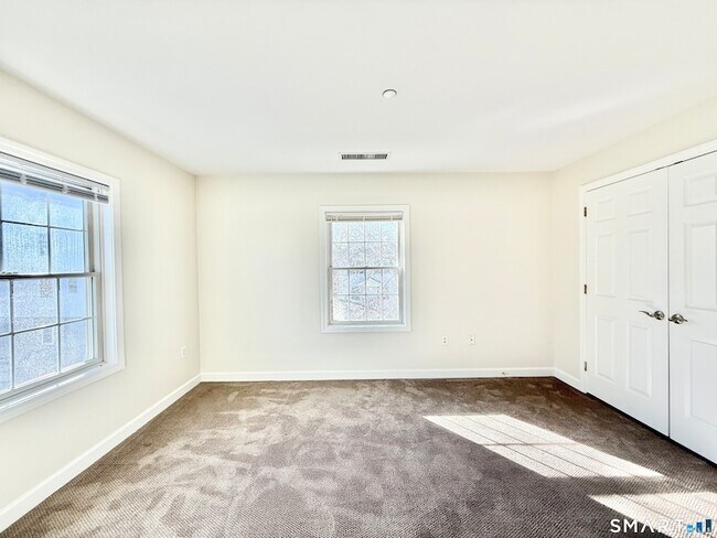Building Photo - 41 Fairfield Ave