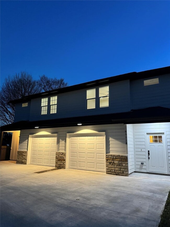 Building Photo - 8522 Viterbo Rd